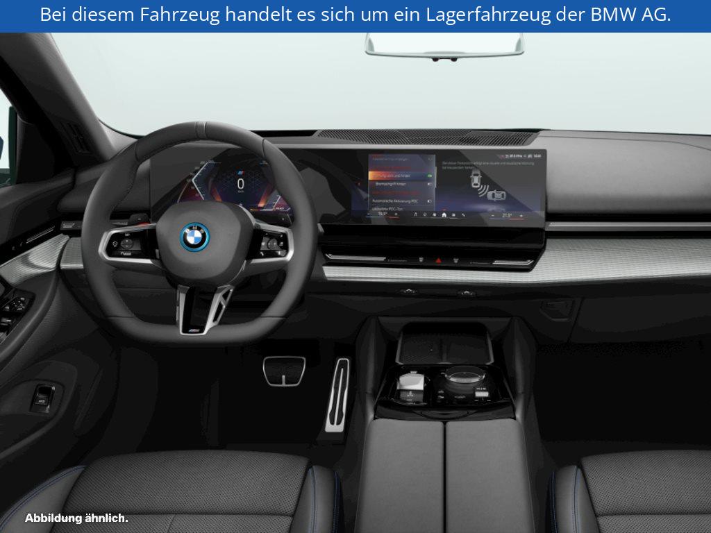 Fahrzeugabbildung BMW 550e xDrive Limousine