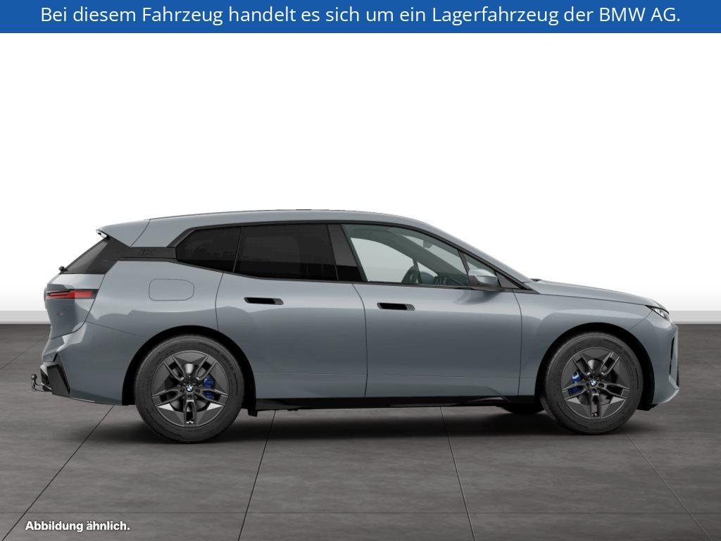 Fahrzeugabbildung BMW iX xDrive60