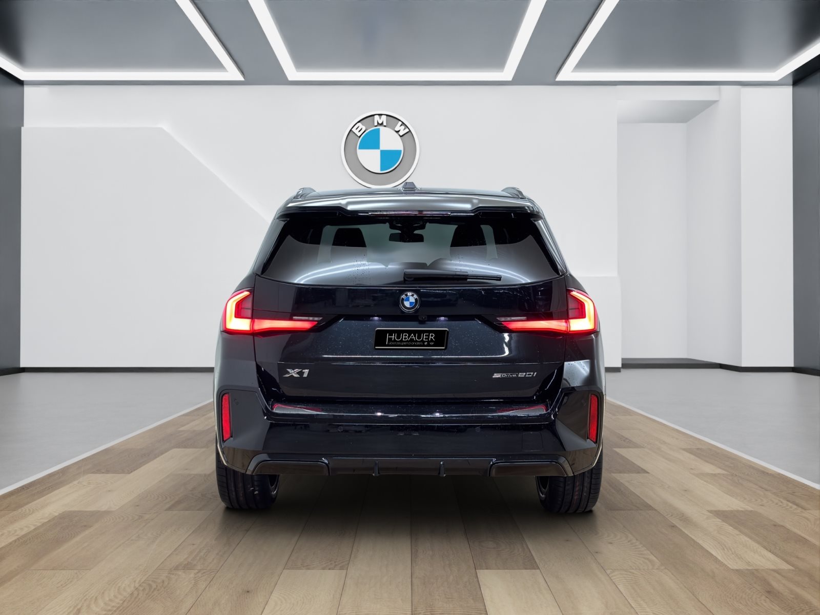 Fahrzeugabbildung BMW X1 sDrive20i [M Sport, HUD, AHK, ACC, RFK, 19 LMR]