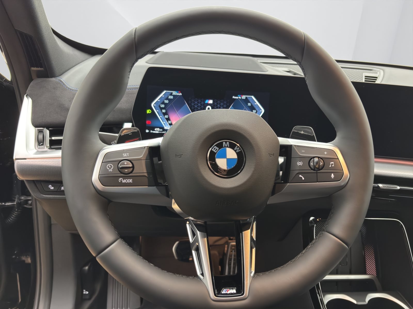 Fahrzeugabbildung BMW X1 sDrive20i [M Sport, HUD, AHK, ACC, RFK, 19 LMR]