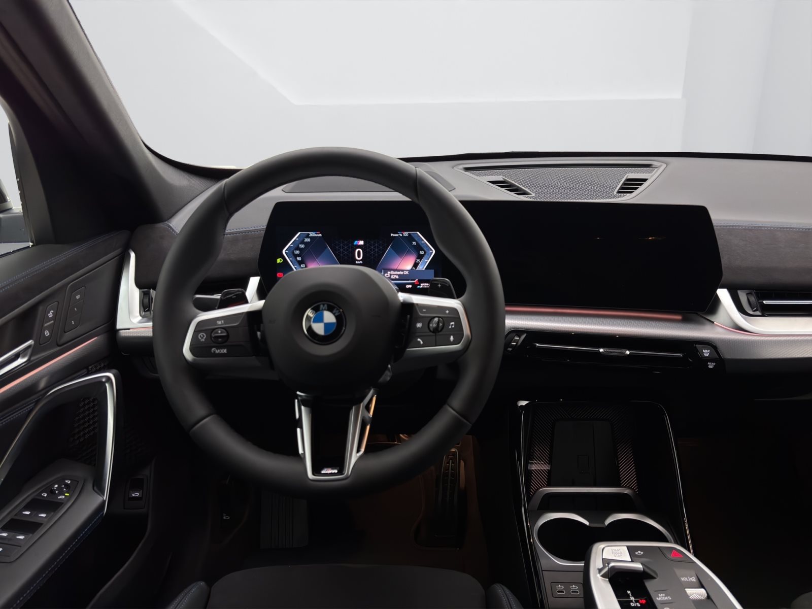 Fahrzeugabbildung BMW X1 sDrive20i [M Sport, HUD, AHK, ACC, RFK, 19 LMR]
