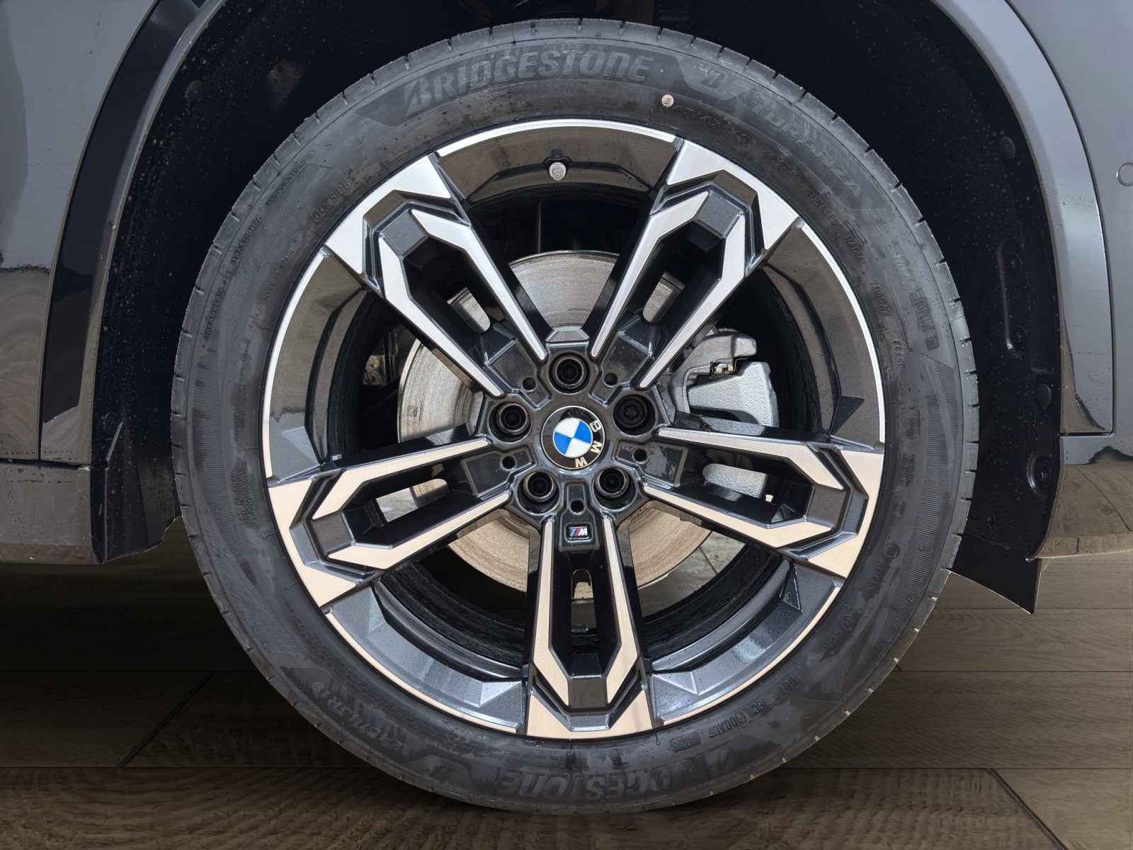 Fahrzeugabbildung BMW X1 sDrive20i [M Sport, HUD, AHK, ACC, RFK, 19 LMR]