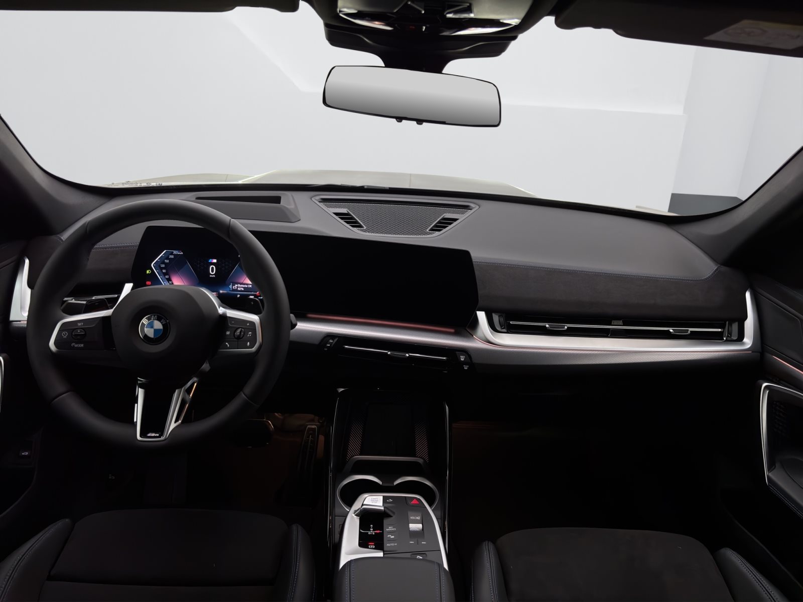 Fahrzeugabbildung BMW X1 sDrive20i [M Sport, HUD, AHK, ACC, RFK, 19 LMR]