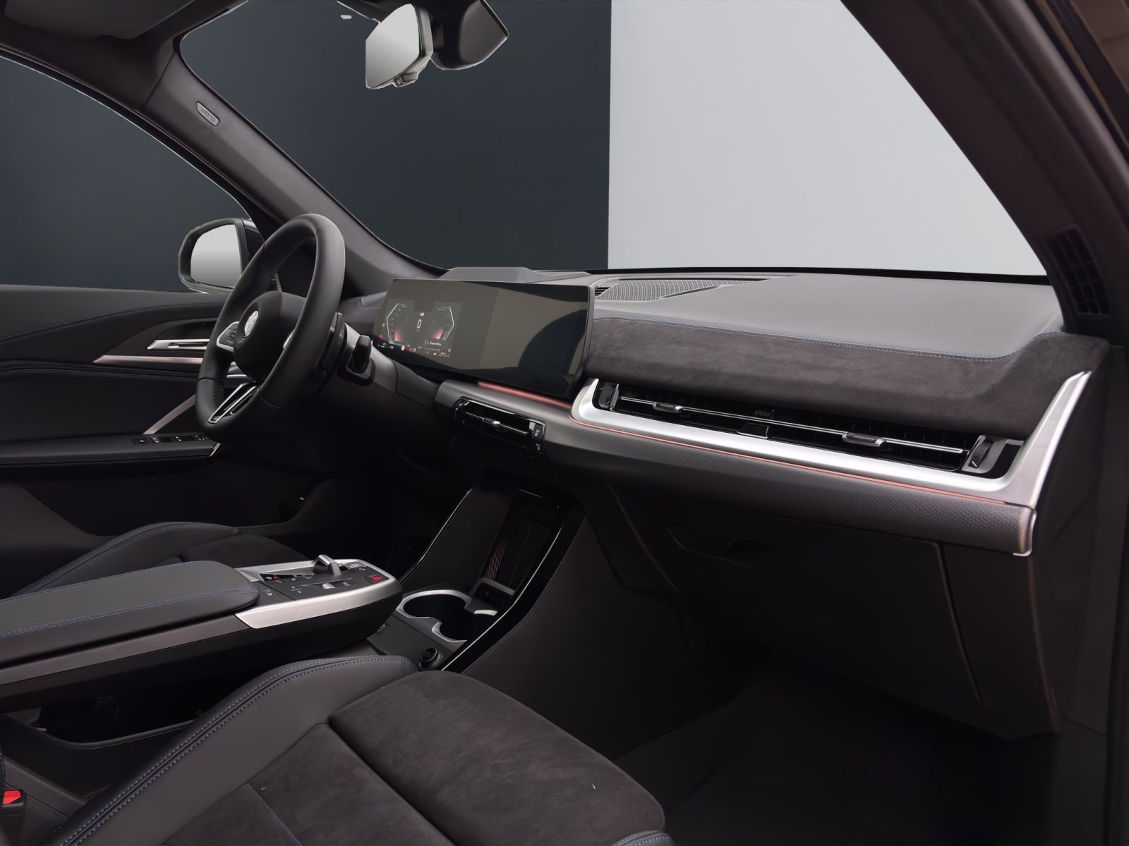 Fahrzeugabbildung BMW X1 sDrive20i [M Sport, HUD, AHK, ACC, RFK, 19 LMR]