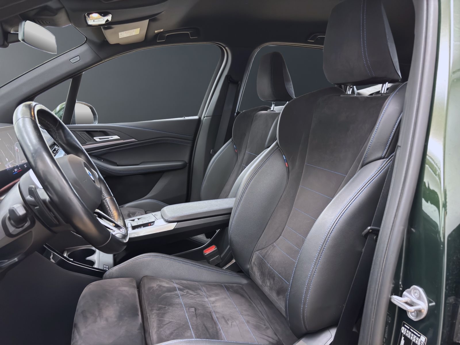 Fahrzeugabbildung BMW 220i Active Tourer [M Sport, HUD, ACC, AHK, SHZ]