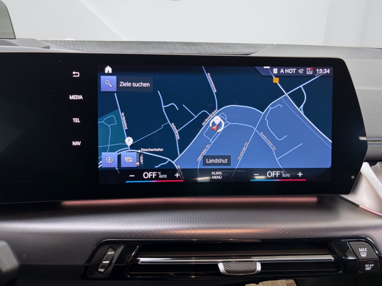 Fahrzeugabbildung BMW 220i Active Tourer [M Sport, HUD, ACC, AHK, SHZ]
