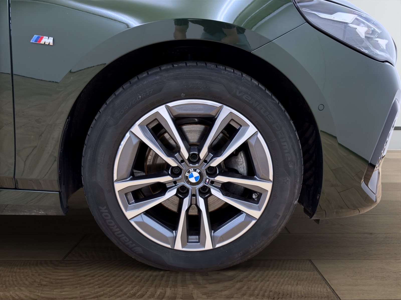Fahrzeugabbildung BMW 220i Active Tourer [M Sport, HUD, ACC, AHK, SHZ]