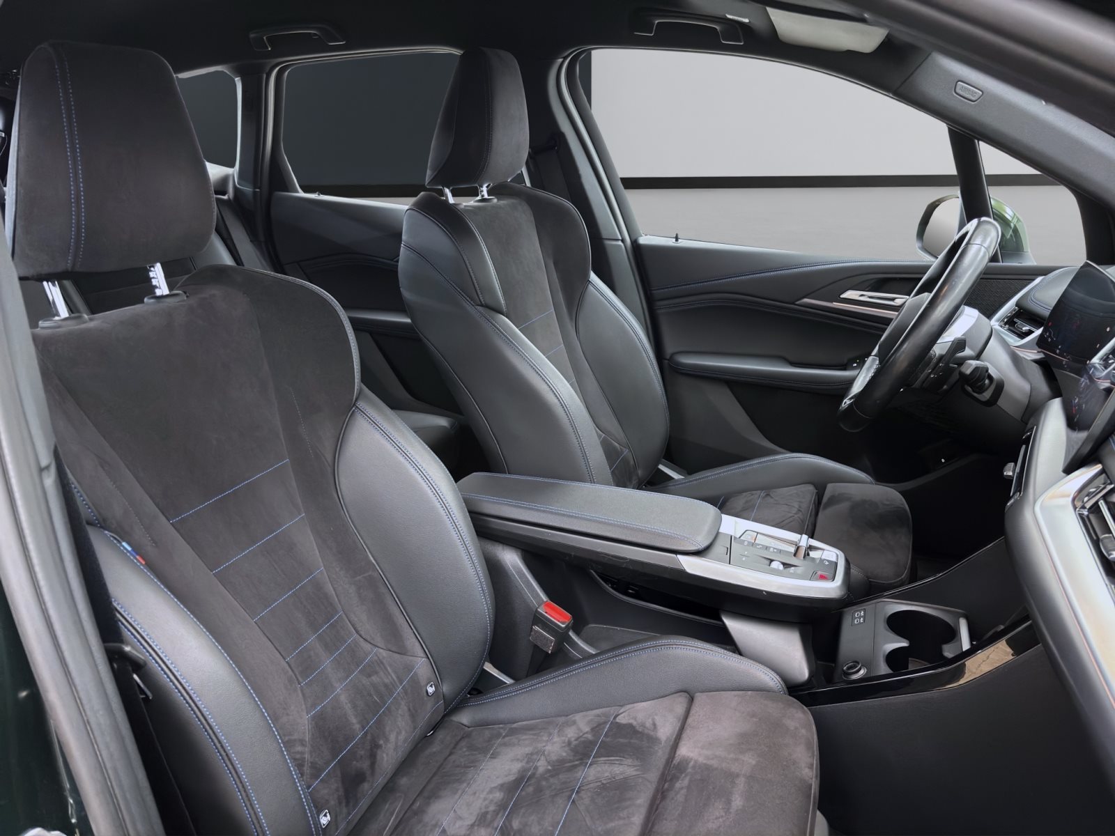 Fahrzeugabbildung BMW 220i Active Tourer [M Sport, HUD, ACC, AHK, SHZ]
