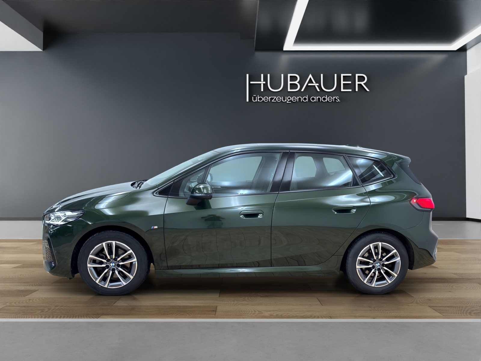 Fahrzeugabbildung BMW 220i Active Tourer [M Sport, HUD, ACC, AHK, SHZ]