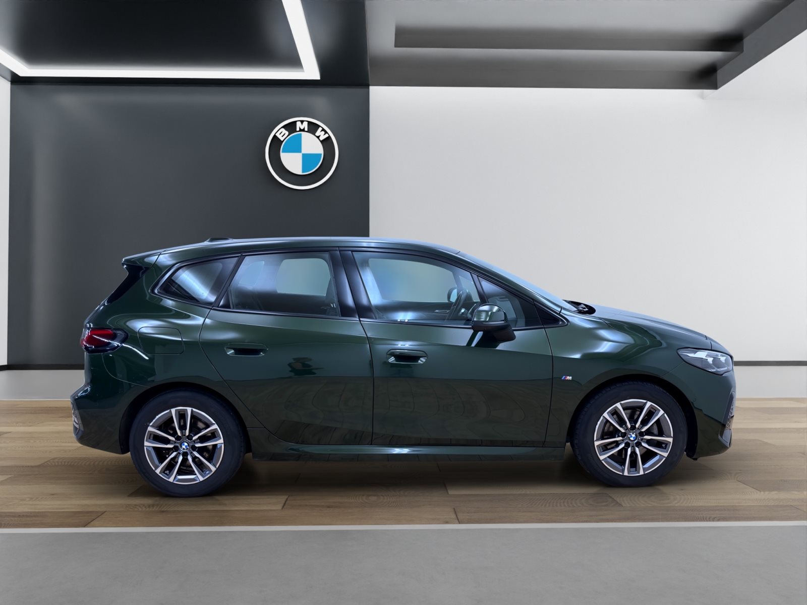 Fahrzeugabbildung BMW 220i Active Tourer [M Sport, HUD, ACC, AHK, SHZ]