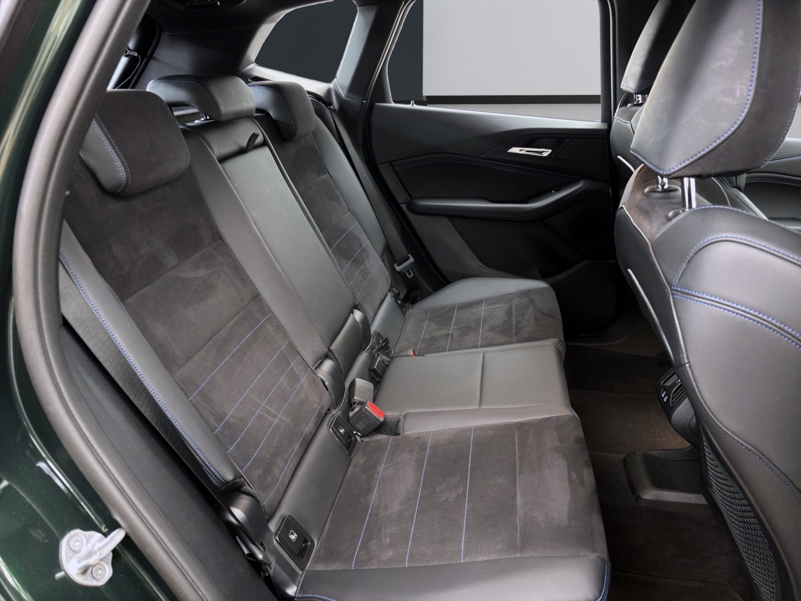 Fahrzeugabbildung BMW 220i Active Tourer [M Sport, HUD, ACC, AHK, SHZ]