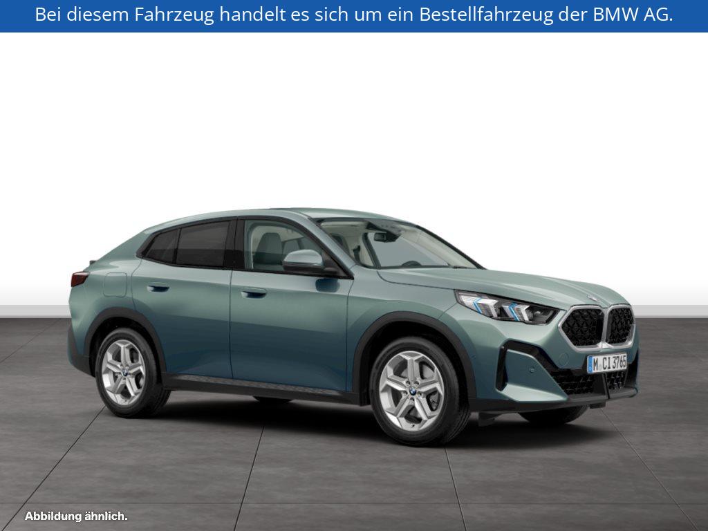 Fahrzeugabbildung BMW X2 sDrive20i