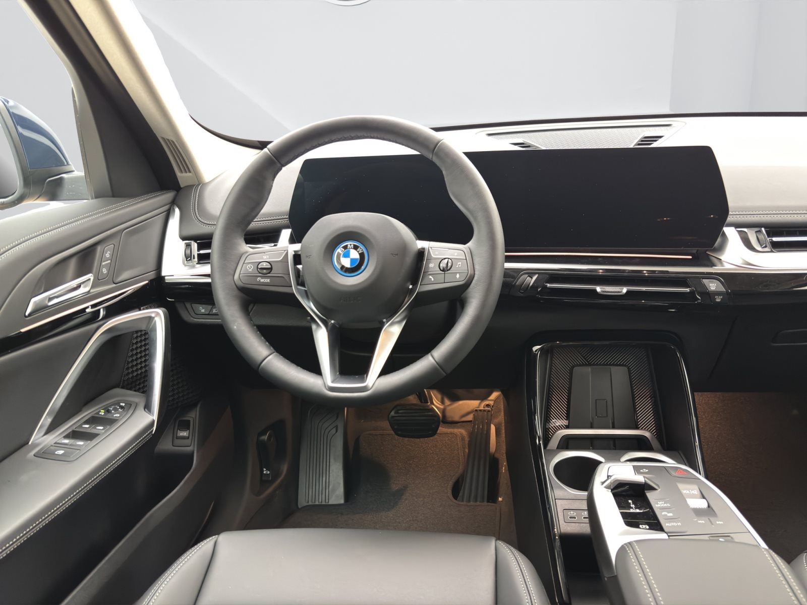 Fahrzeugabbildung BMW iX1 eDrive20 [xLine, AHK, ACC, RFK, 18 LMR, LED, SHZ]