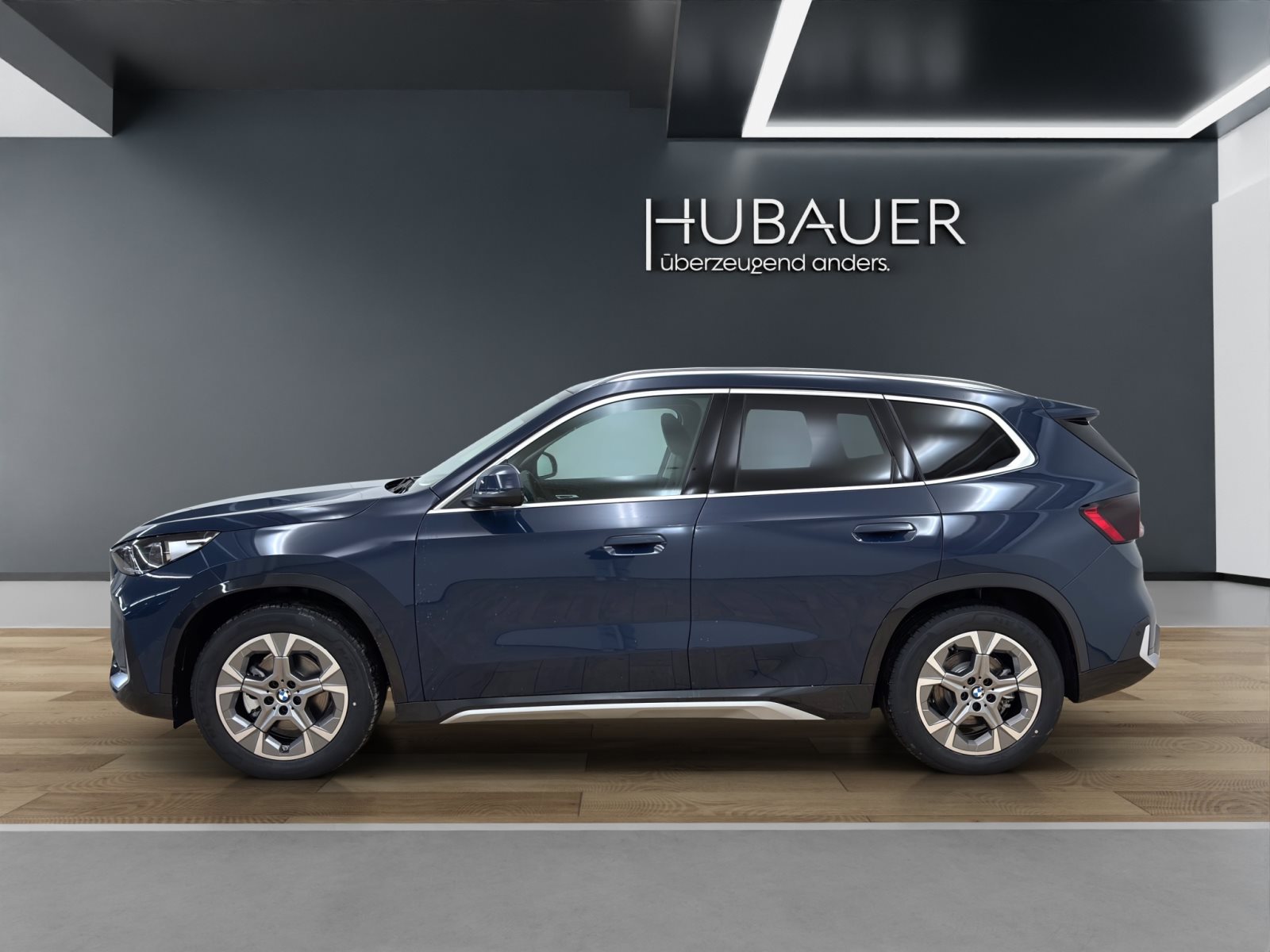 Fahrzeugabbildung BMW iX1 eDrive20 [xLine, AHK, ACC, RFK, 18 LMR, LED, SHZ]