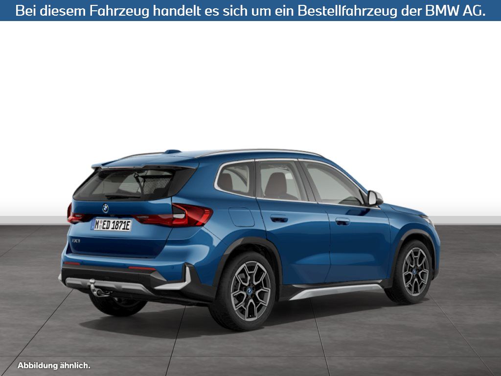 Fahrzeugabbildung BMW iX1 xDrive30