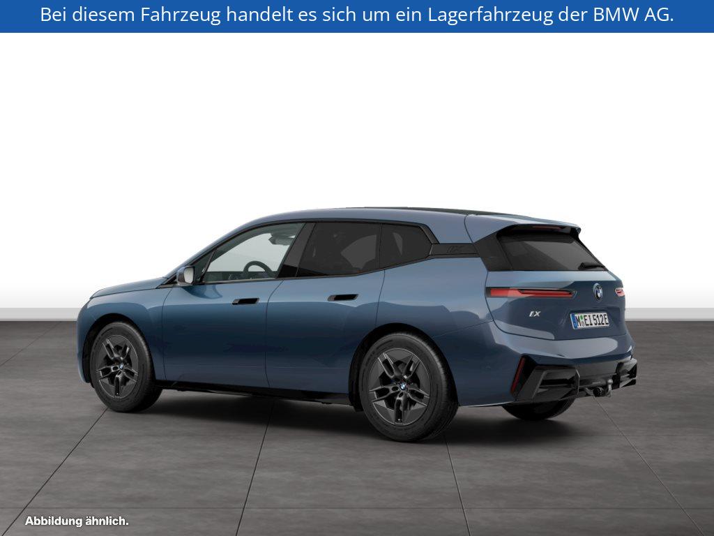 Fahrzeugabbildung BMW iX xDrive60