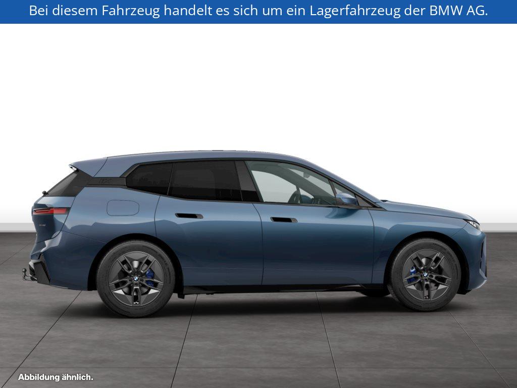 Fahrzeugabbildung BMW iX xDrive60