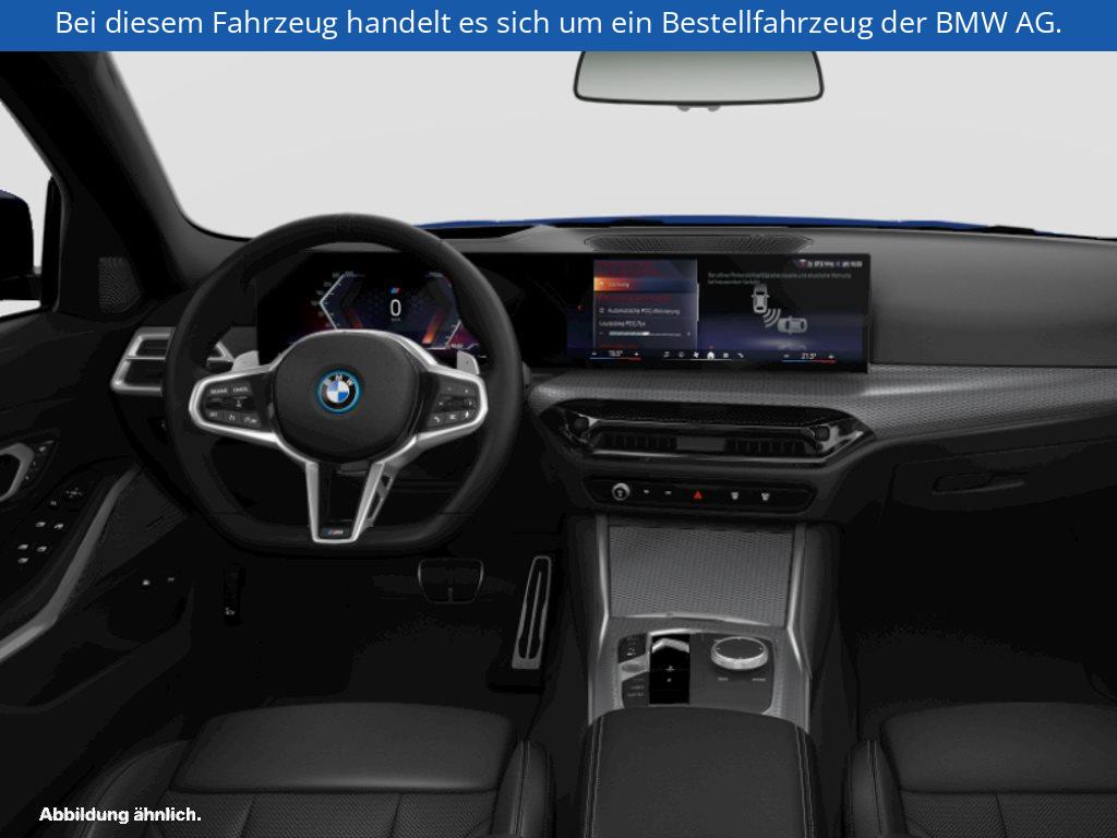 Fahrzeugabbildung BMW 330e Touring