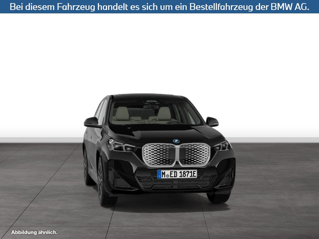 Fahrzeugabbildung BMW iX1 xDrive30