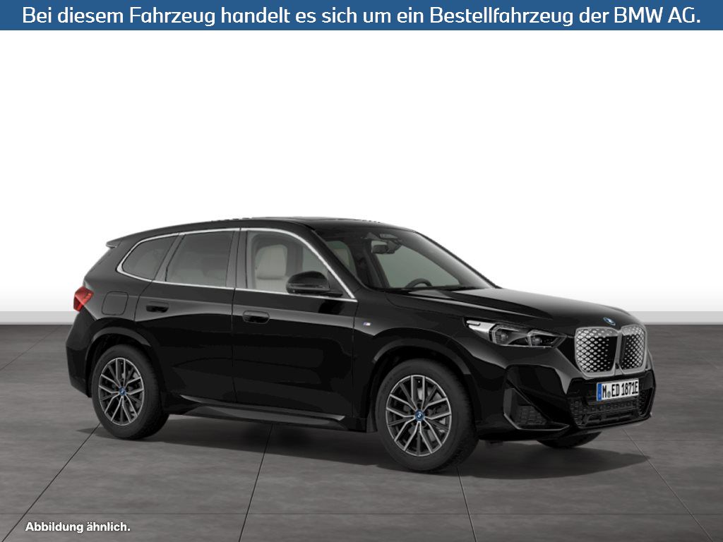 Fahrzeugabbildung BMW iX1 xDrive30