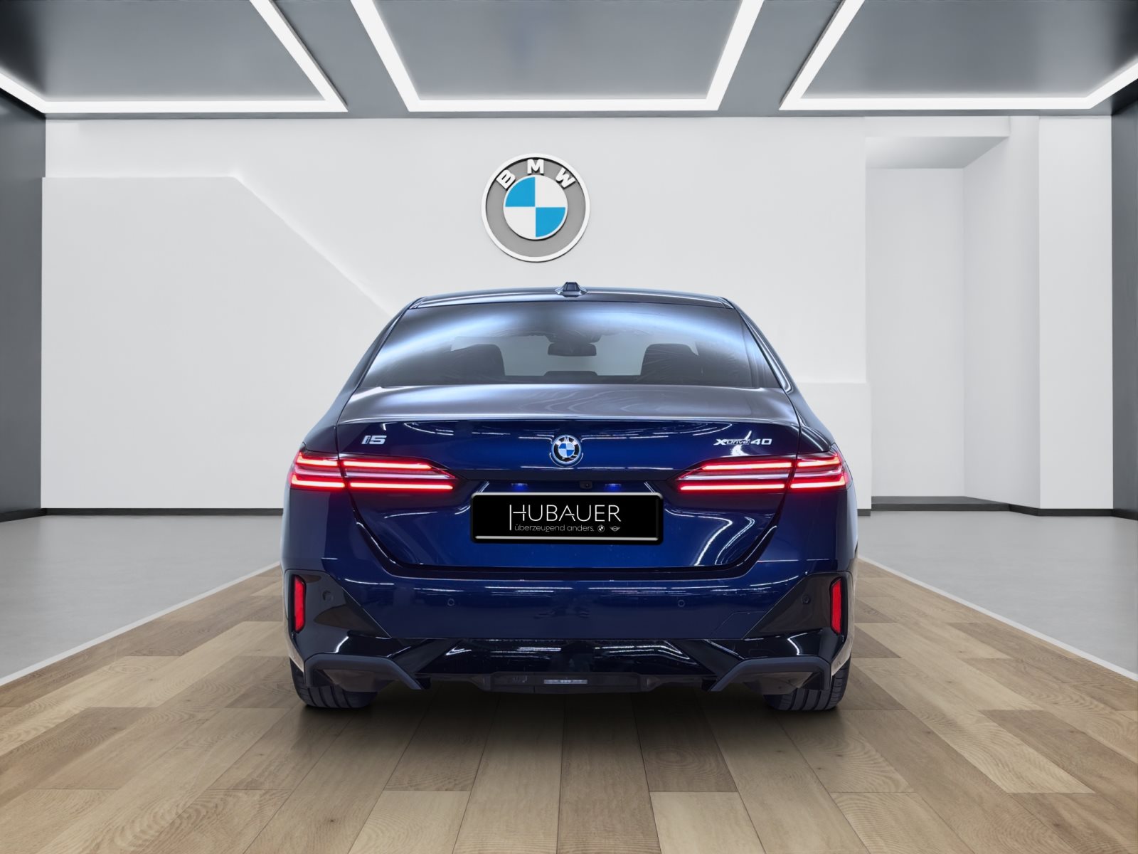 Fahrzeugabbildung BMW i5 xDrive40 Limousine [M Sport, AHK, B&W]