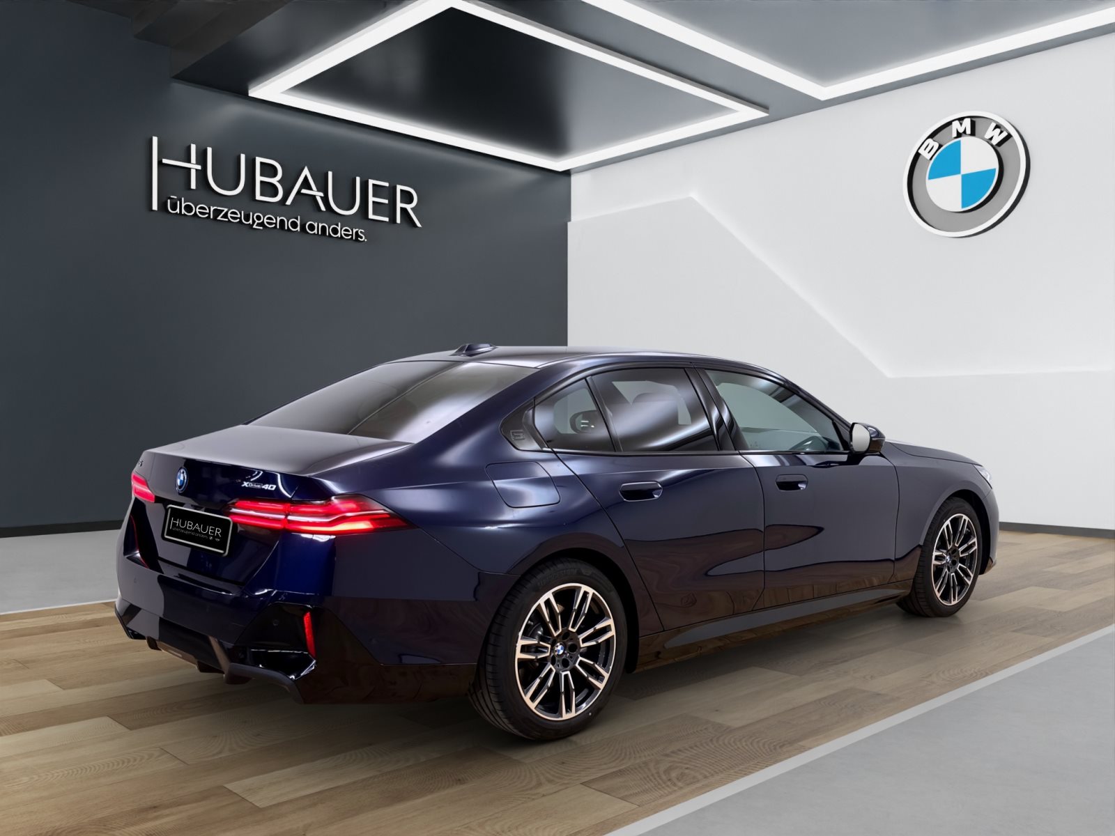 Fahrzeugabbildung BMW i5 xDrive40 Limousine [M Sport, AHK, B&W]