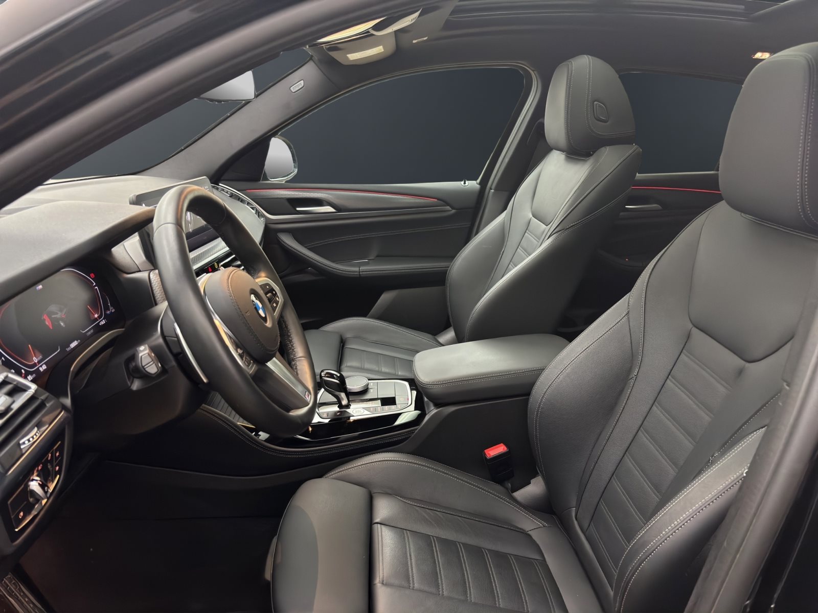 Fahrzeugabbildung BMW X4 xDrive30d [M Sport, Laser, HUD, RFK, AHK]