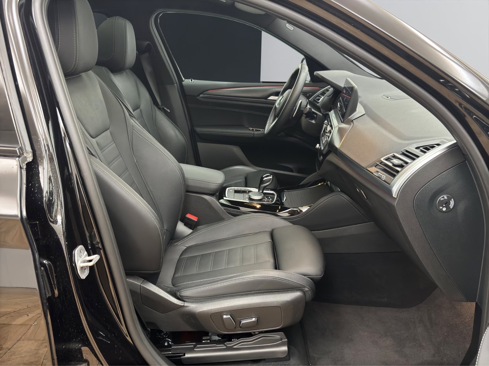 Fahrzeugabbildung BMW X4 xDrive30d [M Sport, Laser, HUD, RFK, AHK]