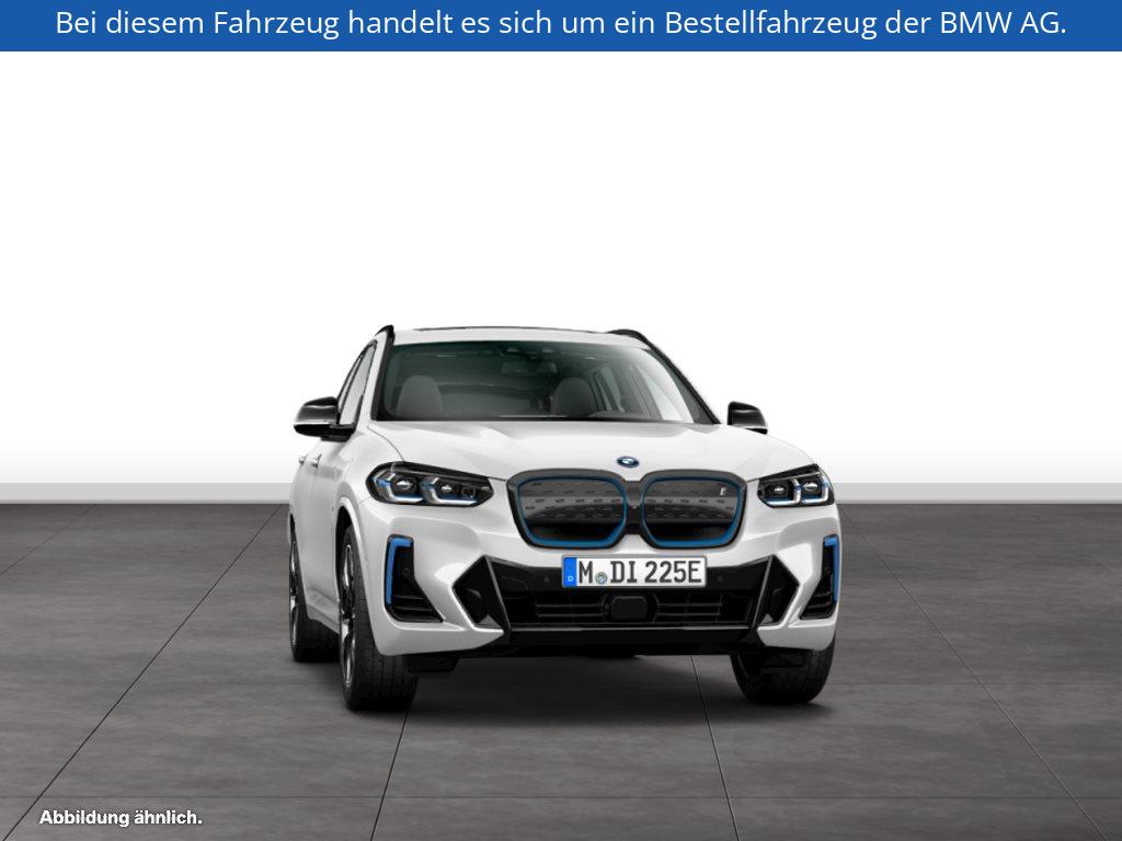 Fahrzeugabbildung BMW iX3 M Sport