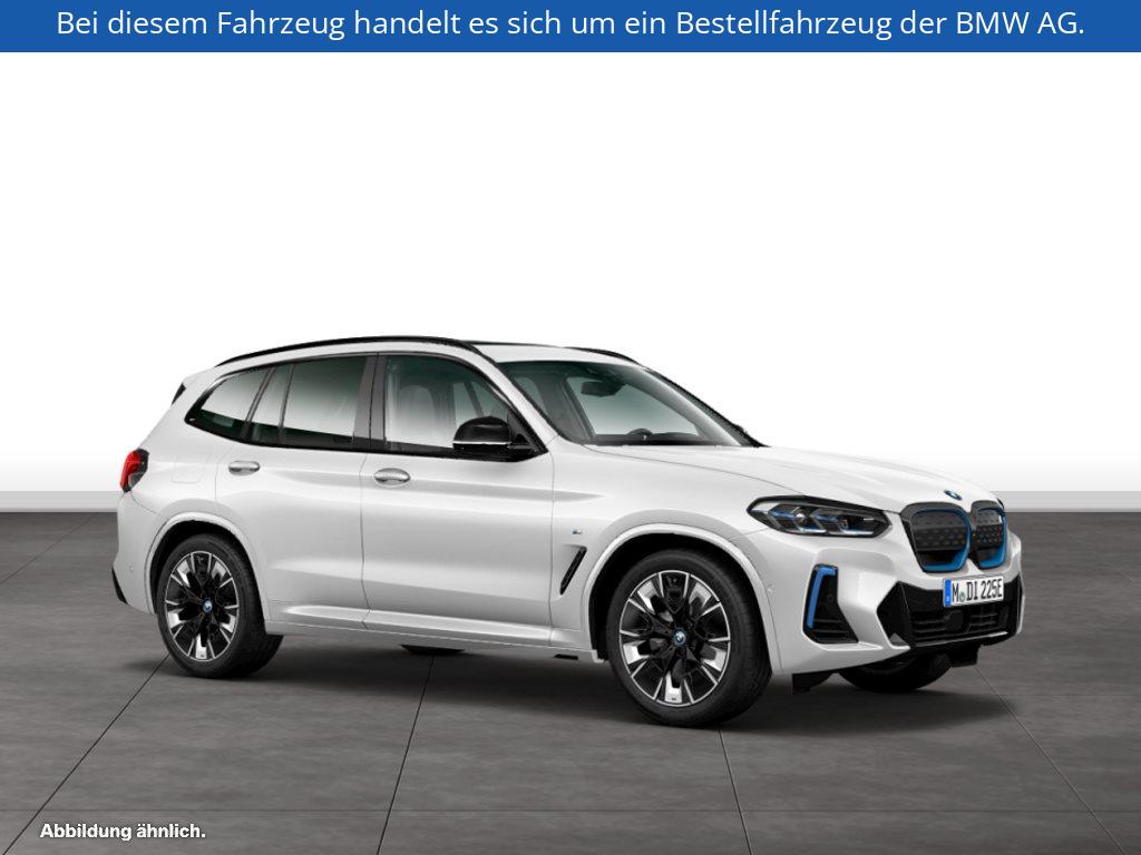 Fahrzeugabbildung BMW iX3 M Sport