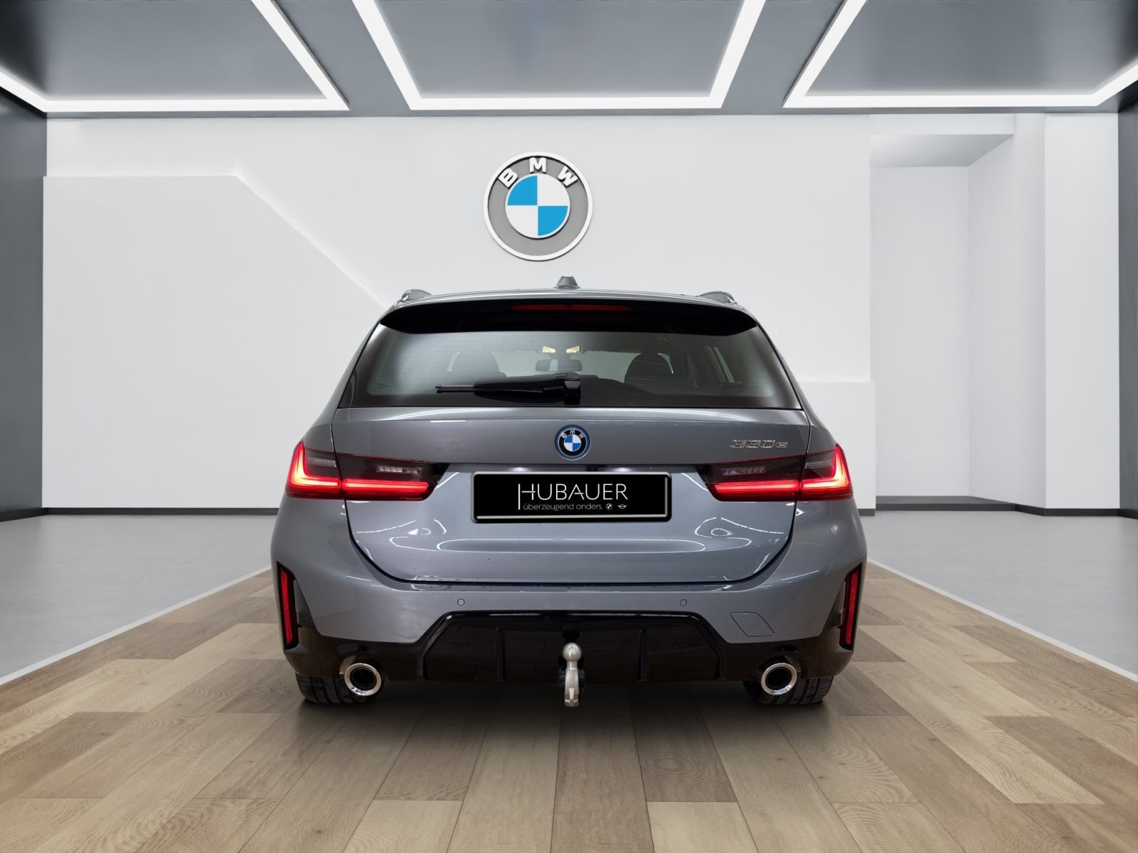 Fahrzeugabbildung BMW 330e Touring [M Sport, AHK, ACC, RFK, 19 LMR]