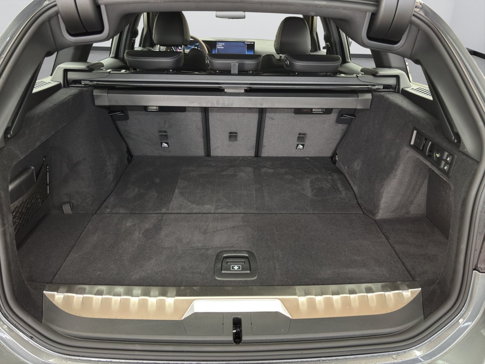 Fahrzeugabbildung BMW 330e Touring [M Sport, AHK, ACC, RFK, 19 LMR]