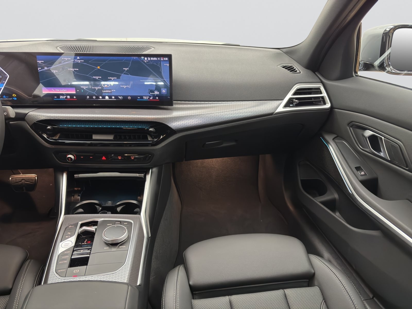 Fahrzeugabbildung BMW 330e Touring [M Sport, AHK, ACC, RFK, 19 LMR]