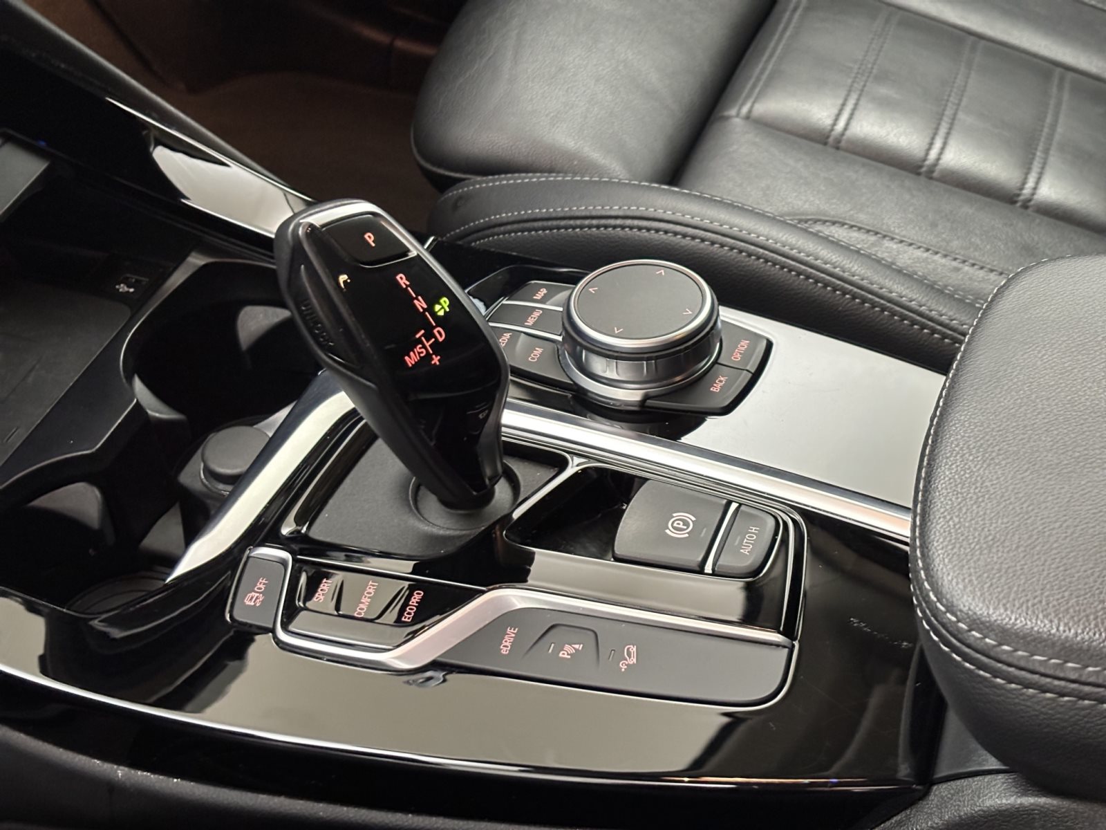 Fahrzeugabbildung BMW X3 xDrive30e [xLine, LED, HUD, AHK, RFK, HiFi]