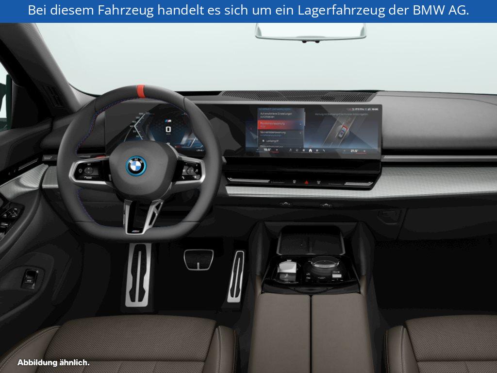 Fahrzeugabbildung BMW i5 M60 xDrive Touring