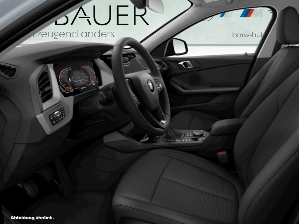 Fahrzeugabbildung BMW 118i 5-Türer [LC Prof., AHK, PDC, LED, SHZ]