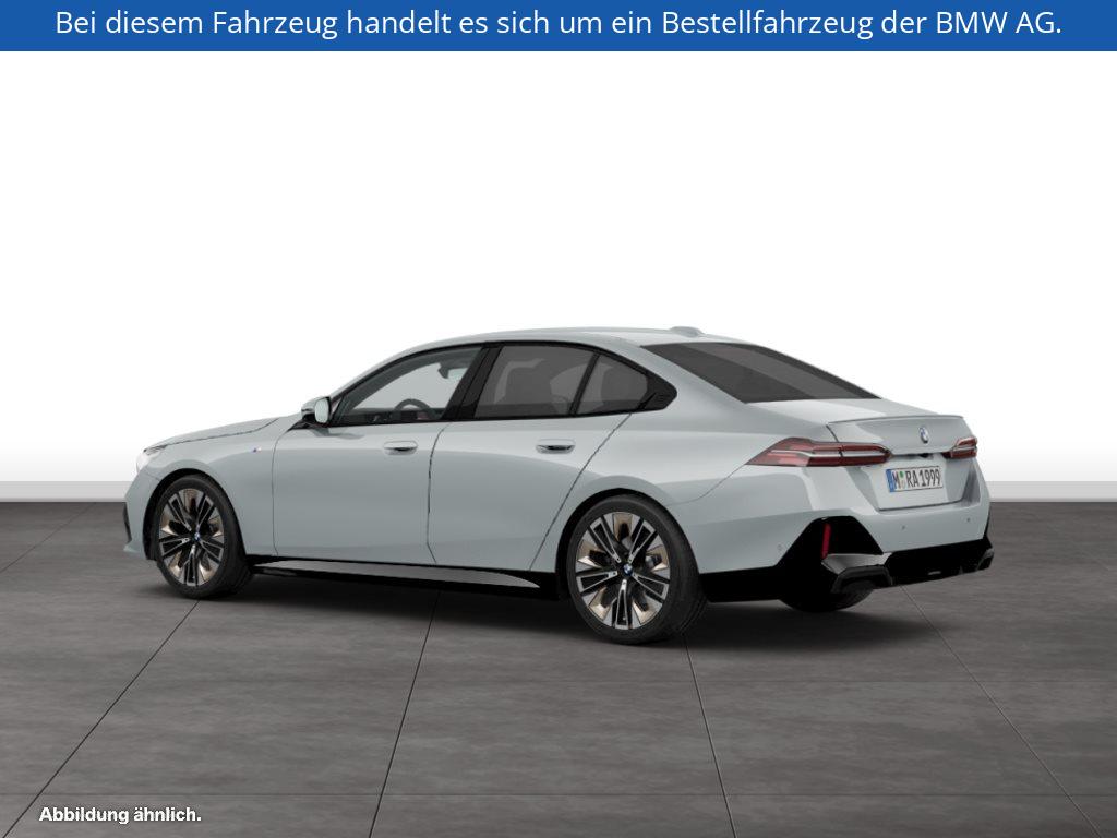Fahrzeugabbildung BMW 520i Limousine