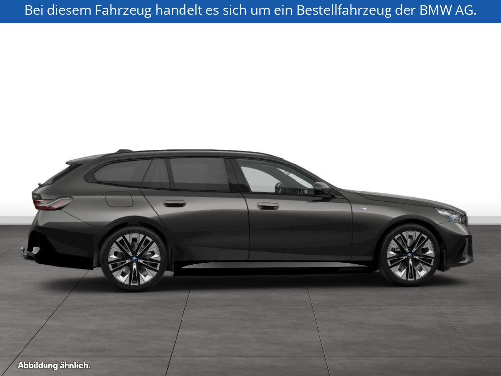 Fahrzeugabbildung BMW i5 eDrive40 Touring