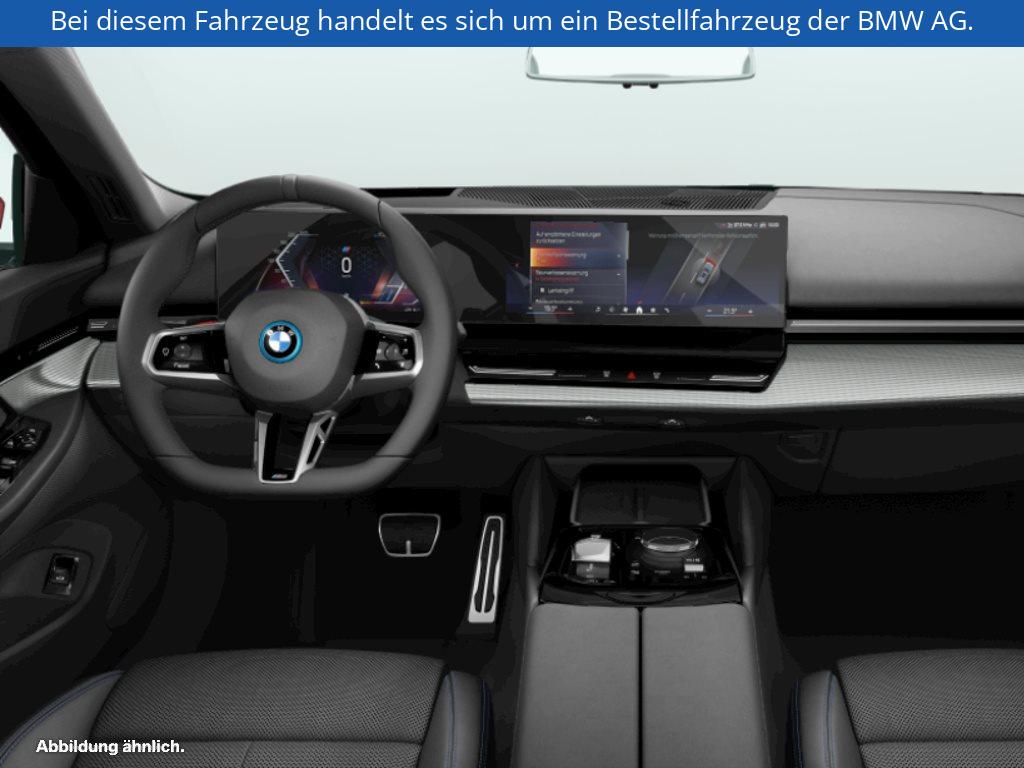 Fahrzeugabbildung BMW i5 eDrive40 Touring
