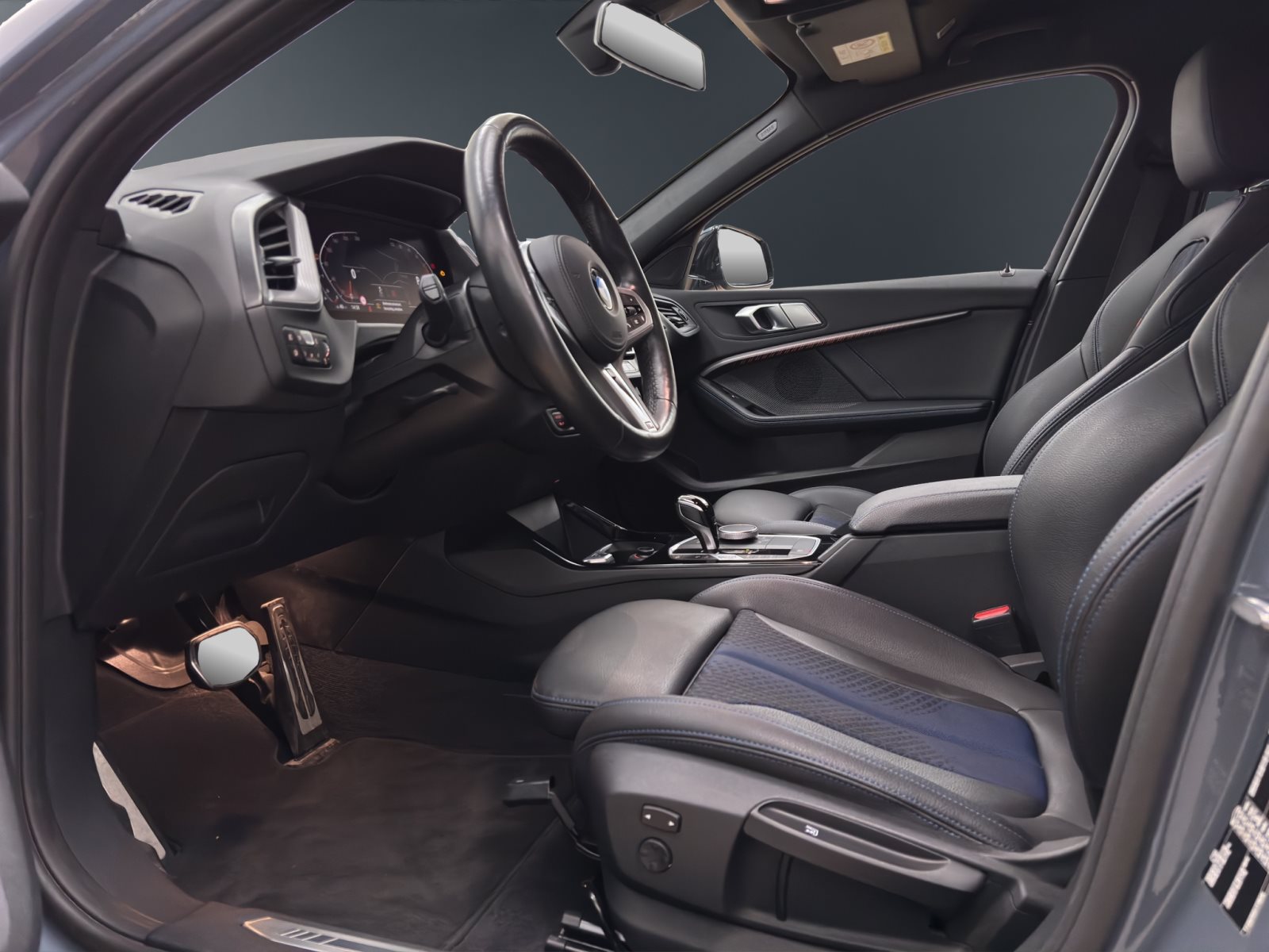 Fahrzeugabbildung BMW 118i 5-Türer Aut [M Sport, LC Prof, LED, SHZ, PDC]