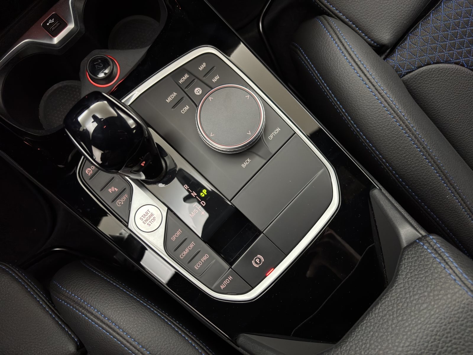 Fahrzeugabbildung BMW 118i 5-Türer Aut [M Sport, LC Prof, LED, SHZ, PDC]