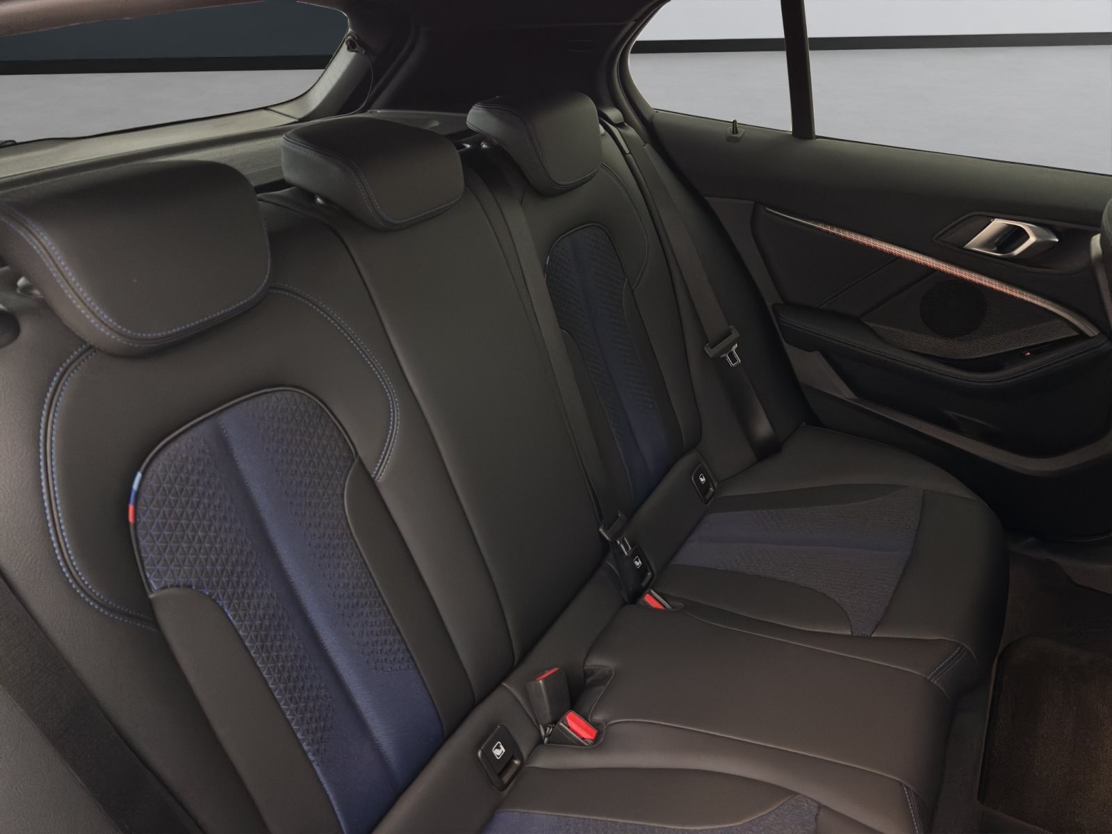 Fahrzeugabbildung BMW 118i 5-Türer Aut [M Sport, LC Prof, LED, SHZ, PDC]