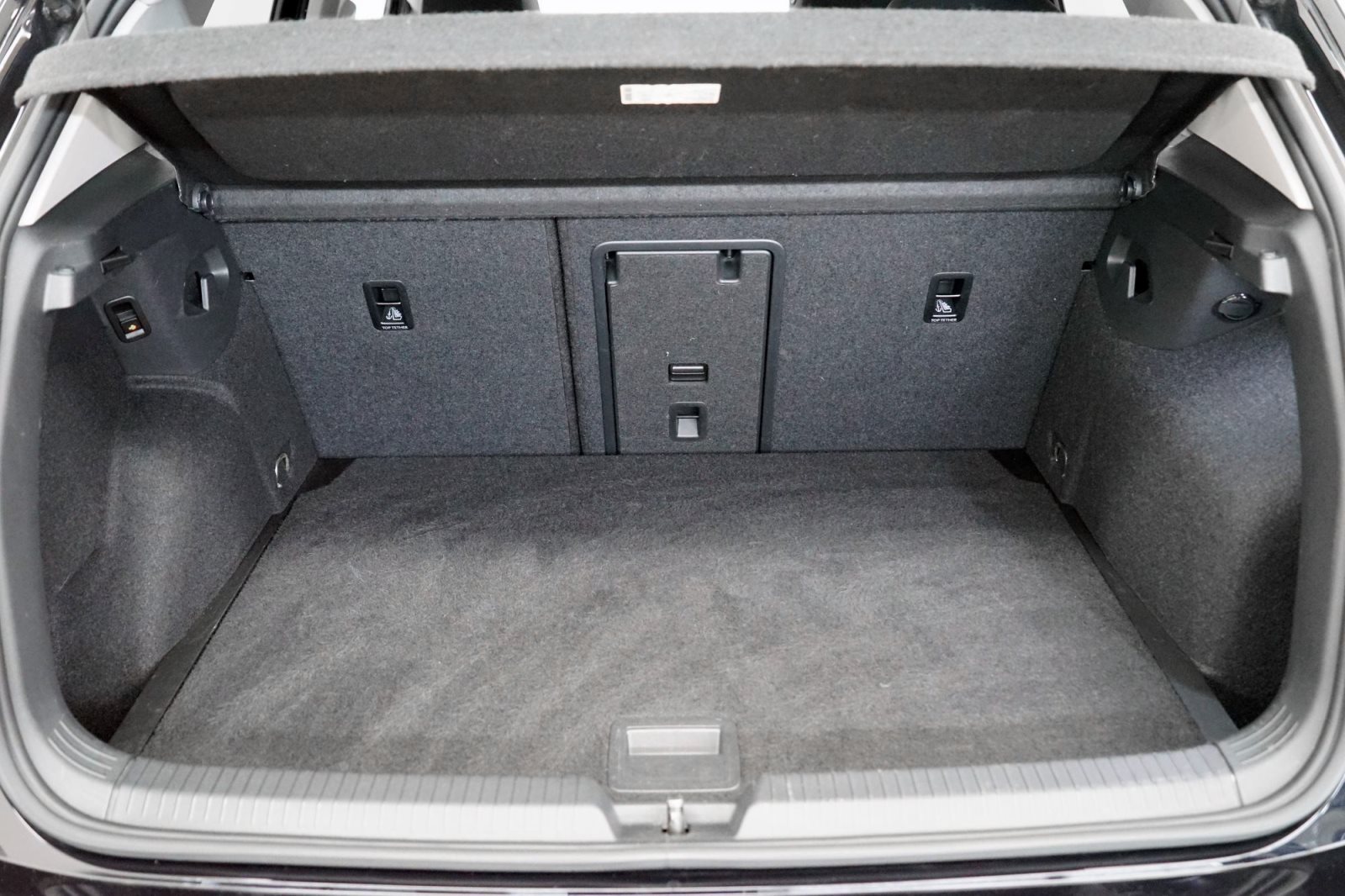 Fahrzeugabbildung Volkswagen Golf 8 2.0 TDI [Active, Navi, Pano, RFK, HUD, AHK]