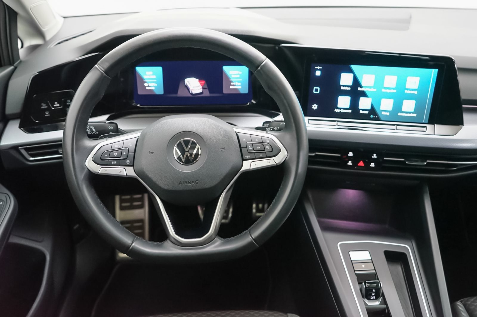Fahrzeugabbildung Volkswagen Golf 8 2.0 TDI [Active, Navi, Pano, RFK, HUD, AHK]