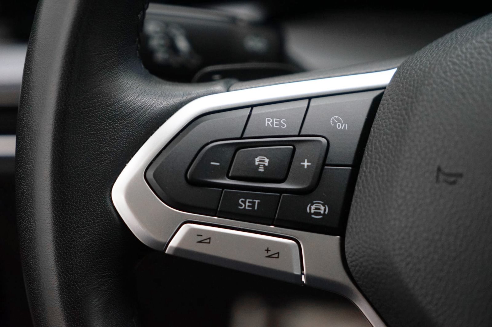 Fahrzeugabbildung Volkswagen Golf 8 2.0 TDI [Active, Navi, Pano, RFK, HUD, AHK]