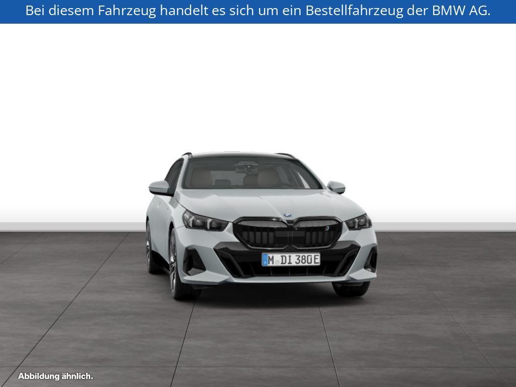 Fahrzeugabbildung BMW i5 eDrive40 Touring