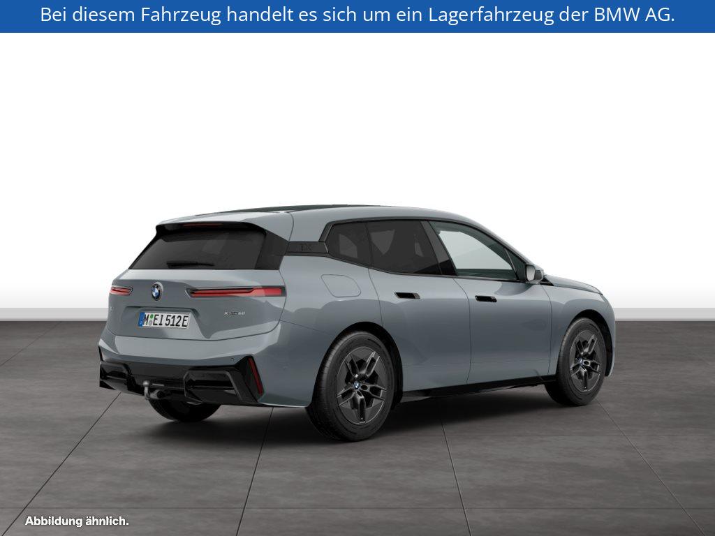 Fahrzeugabbildung BMW iX xDrive60