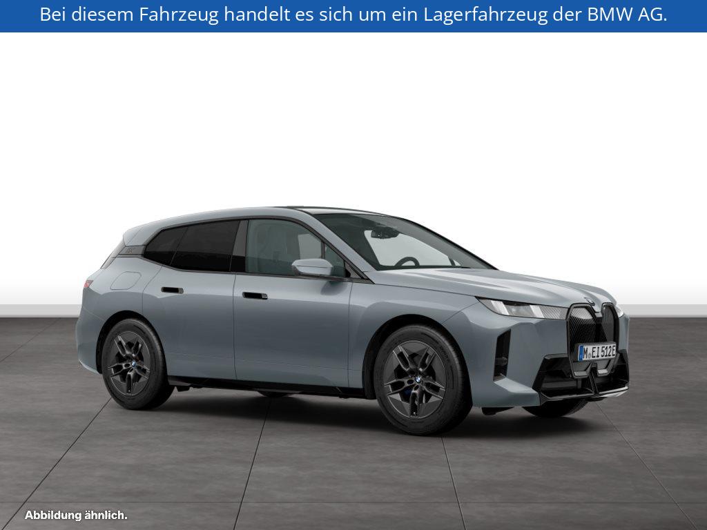 Fahrzeugabbildung BMW iX xDrive60