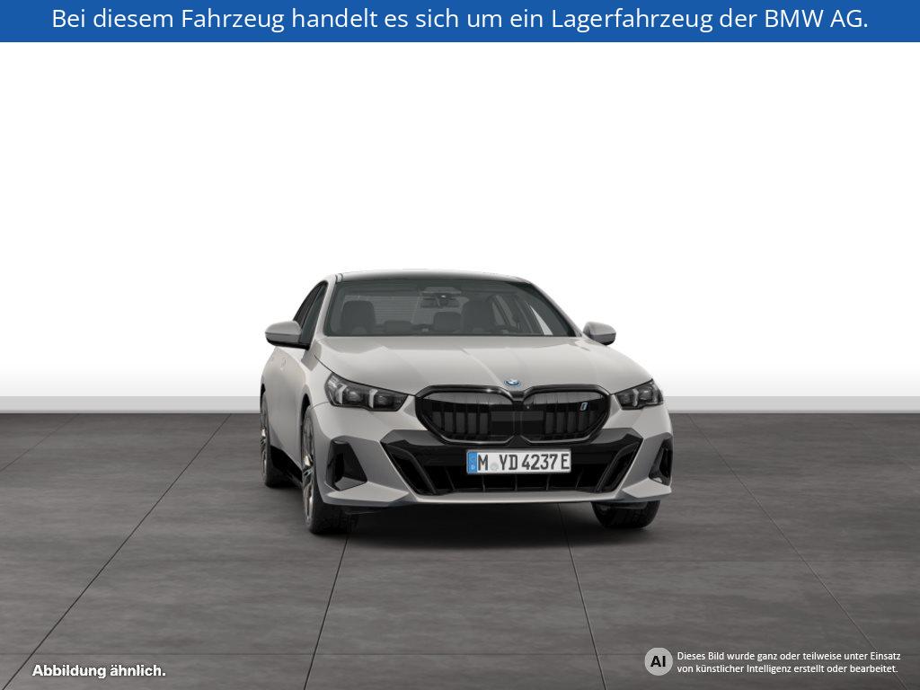 Fahrzeugabbildung BMW i5 xDrive40