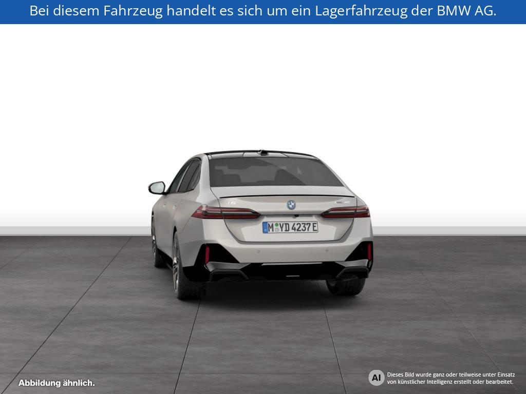 Fahrzeugabbildung BMW i5 xDrive40